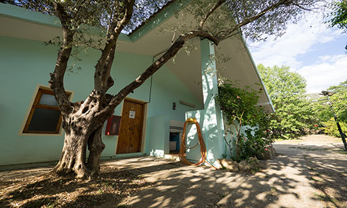 Toilettes, douches chaudes, éviers du Camping Mascún de Rodellar