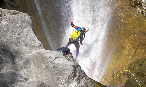 Service de guide de Canyoning, Escalade, Randonnée, Piste Ferrata